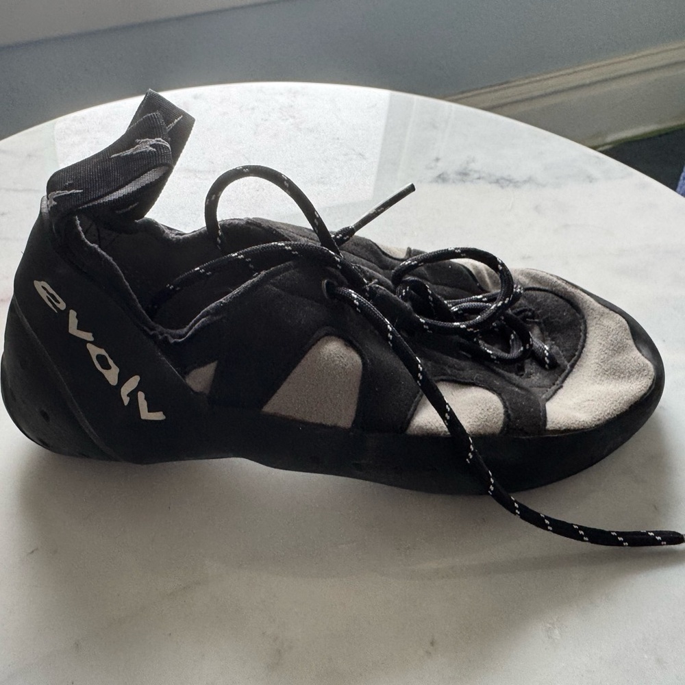 Evolv Trax-XT5 Black and Gray Rock Climbing Shoe 10.5 44
